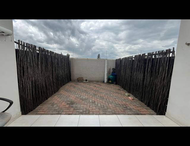 2 BEDROOM TOWNHOUSE FOR SALE IN MAYBERRY PARK